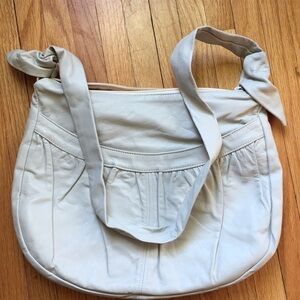 Like new vintage 80s leather purse! Original owner​